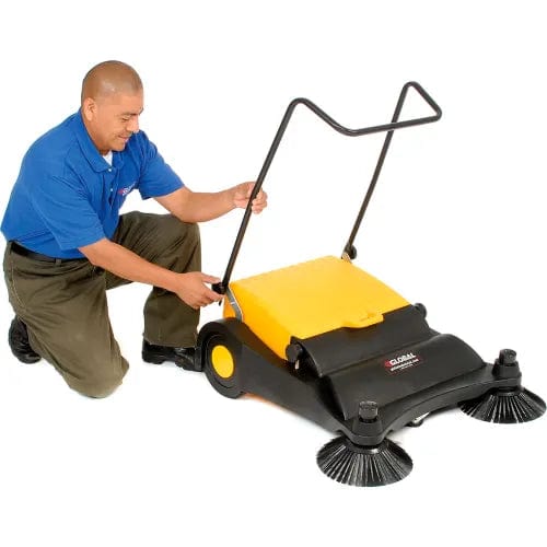 Centerline Dynamics Sweepers Global Industrial™ Push Sweeper, 32" Cleaning Path