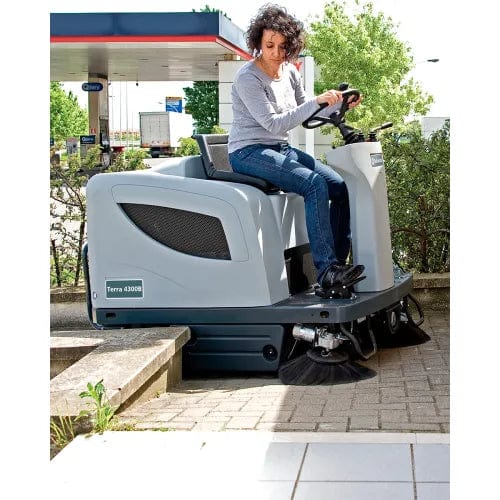 Centerline Dynamics Floor Machines & Vacuums Nilfisk Advance Terra® 4300B Sweeper, 310 AH Wet