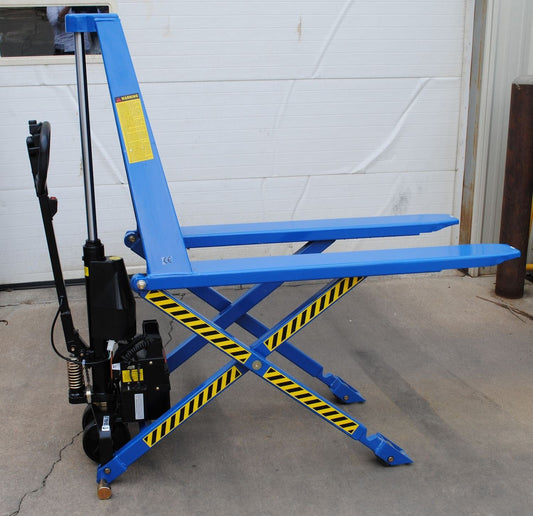 Centerline Dynamics Tote Lifters Vestil Steel Dual Power Tote Lifter Charger 67 In. x 26-3/4 In. x 50-1/2 In. 2200 Lb. Capacity